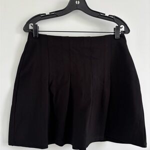 BNWT H&M Black High-rise Skater Skirt